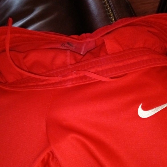 NIKE TRAINING PANTS. FITS MORE LIKE A JOGGER PANTS, BUT MORE SNUG. - Picture 4 of 6